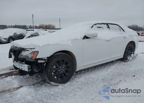2014 Chrysler 300 300S z USA, uszkodzony, nr VIN 2C3CCAGG2EH366014